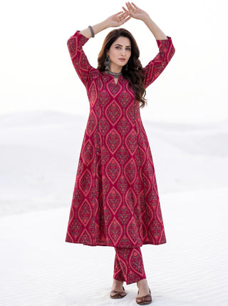 Aina Roza Kali Kurta