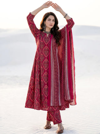 Aina Roza Set Of Kali Kurta Pants & Dupatta
