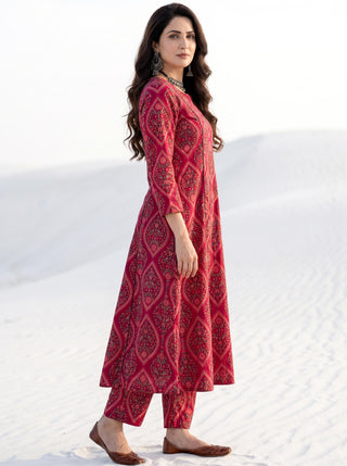 Aina Roza Kali Kurta