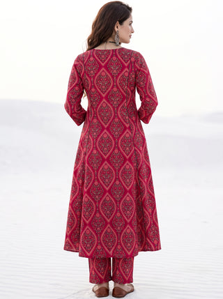 Aina Roza Kali Kurta