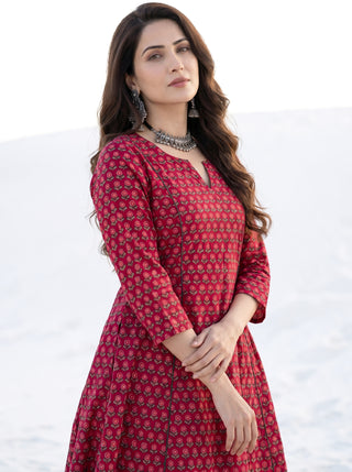 Aina Meenal Kali Kurta
