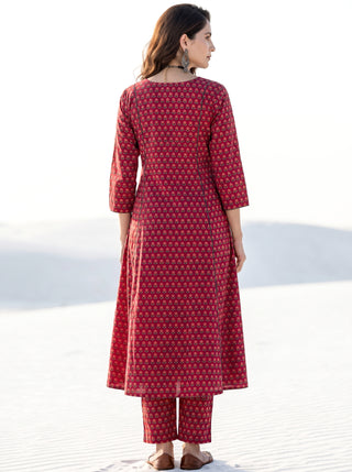 Aina Meenal Kali Kurta