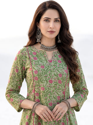 Aina Priyam Kali Kurta