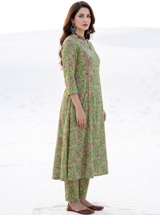 Aina Priyam Kali Kurta