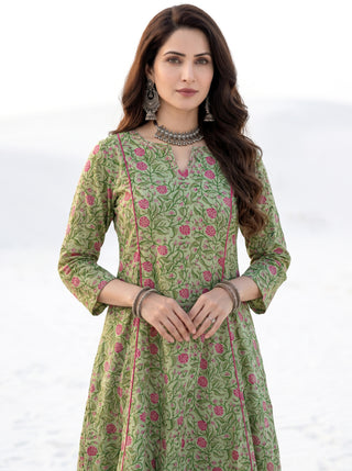 Aina Priyam Kali Kurta