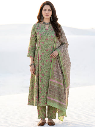 Aina Priyam Set Of Kali Kurta Pants & Dupatta