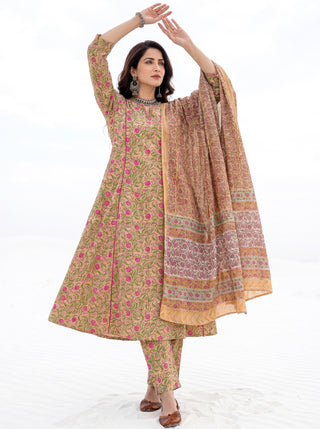 Aina Drishti Set Of Kali Kurta Pants & Dupatta