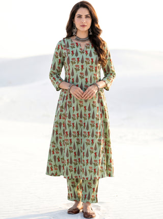Aina Pallavi Kali Kurta
