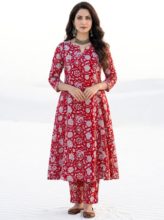 Aina Shefali Kali Kurta