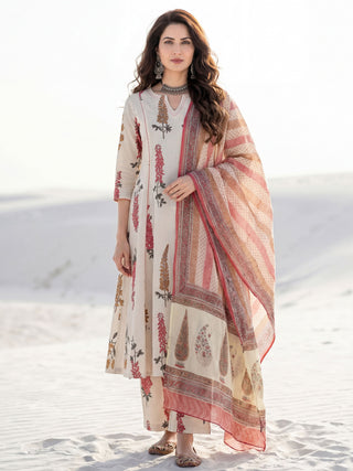 Aina Noor Set Of Kali Kurta Pants Dupatta