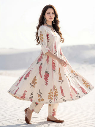 Aina Noor Kali Kurta