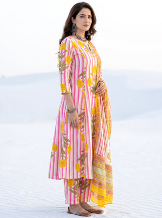 Aina Jigyasa Set Of Kali Kurta Pants & Dupatta