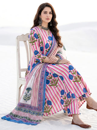 Aina Dua Set Of Kali Kurta Pants & Dupatta