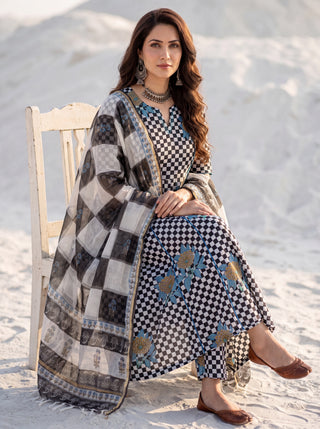 Aina Vajood Set Of Kali Kurta Pants & Dupatta