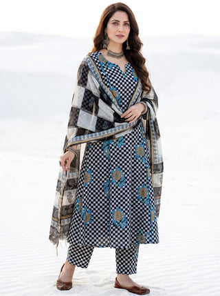 Aina Vajood Set Of Kali Kurta Pants & Dupatta