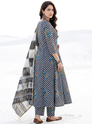 Aina Vajood Set Of Kali Kurta Pants & Dupatta