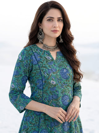 Aina Lihaaj Kali Kurta