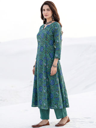 Aina Lihaaj Set Of Kali Kurta Palazzo & Dupatta