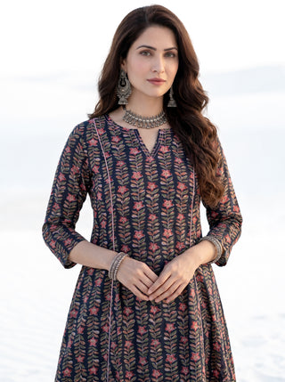 Aina Jahaan Set Of Kali Kurta Pants & Dupatta