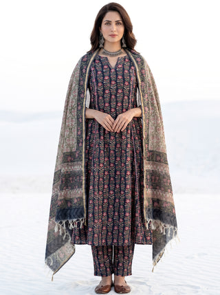 Aina Jahaan Set Of Kali Kurta Pants & Dupatta