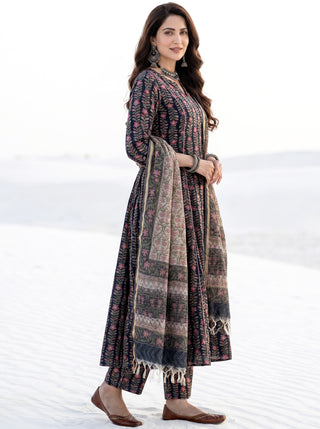 Aina Jahaan Set Of Kali Kurta Pants & Dupatta