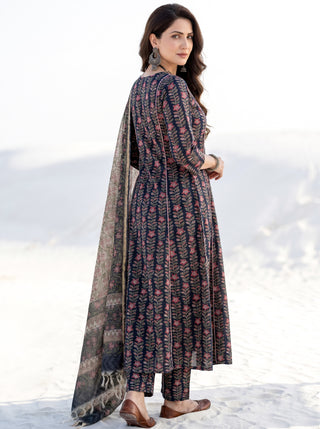 Aina Jahaan Set Of Kali Kurta Pants & Dupatta