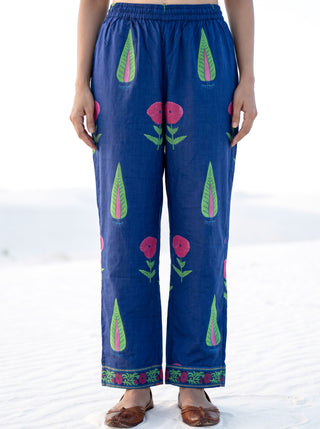 Aina Asar Set Of Kali Kurta Pants & Dupatta