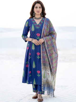 Aina Asar Set Of Kali Kurta Pants & Dupatta