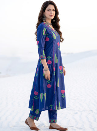Aina Asar Kali Kurta