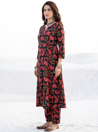 Aina Rasha Set Of Kali Kurta Pants & Dupatta