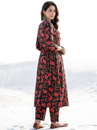 Aina Rasha Set Of Kali Kurta Pants & Dupatta