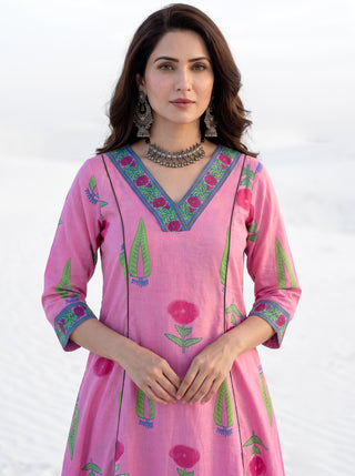 Aina Shahar Kali Kurta