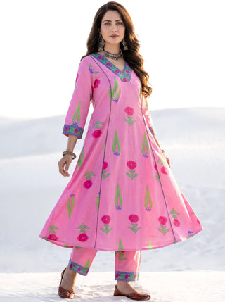 Aina Shahar Set Of Kali Kurta Pants & Dupatta