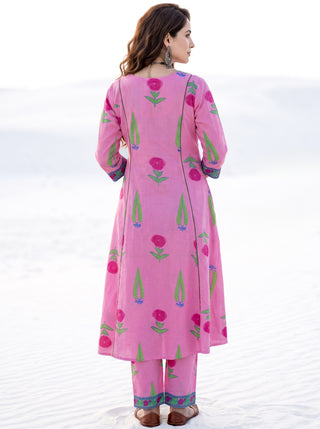 Aina Shahar Kali Kurta