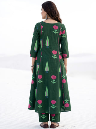 Aina Rubaab Set Of Kali Kurta Pants & Dupatta