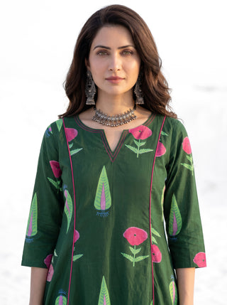 Aina Rubaab Set Of Kali Kurta Pants & Dupatta