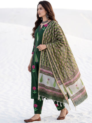 Aina Rubaab Set Of Kali Kurta Pants & Dupatta