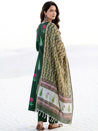 Aina Rubaab Set Of Kali Kurta Pants & Dupatta