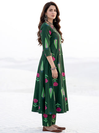 Aina Rubaab Kali Kurta