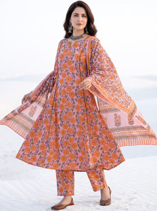 Aina Surai Set Of Kali Kurta Pants & Dupatta