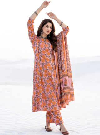Aina Surai Set Of Kali Kurta Pants & Dupatta