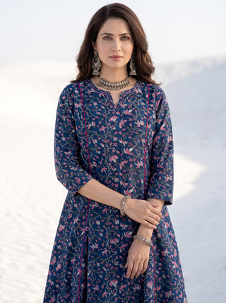 Aina Araz Set Of Kali Kurta Pants & Dupatta