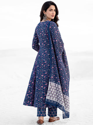 Aina Araz Set Of Kali Kurta Pants & Dupatta