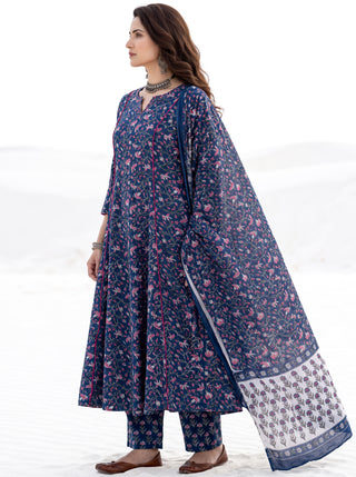 Aina Araz Set Of Kali Kurta Pants & Dupatta