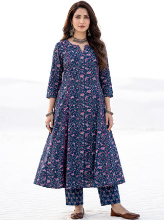 Aina Araz Set Of Kali Kurta Pants & Dupatta