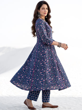 Aina Araz Set Of Kali Kurta Pants & Dupatta