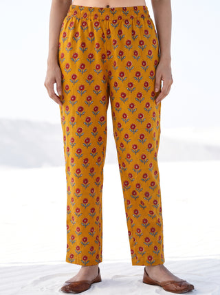 Aina Vasani Set Of Angrakha Kurta Pants & Dupatta
