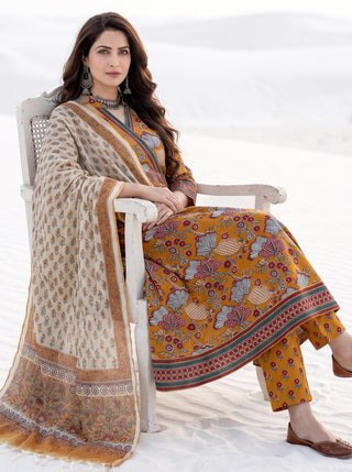 Aina Vasani Set Of Angrakha Kurta Pants & Dupatta