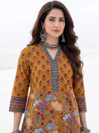 Aina Milan Set Of  Kurta Salwar Pants & Dupatta