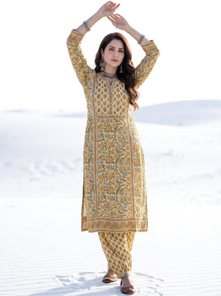 Aina Aparna Set Of  Kurta Salwar Pants & Dupatta